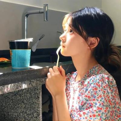 我爸给我找了三个男朋友